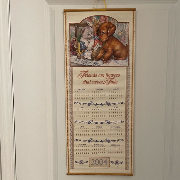 EUC “2004 / 2005” Bamboo Roll Up Hanging Calendar Two Sided Puppy & Kitty - Picture 1 of 7